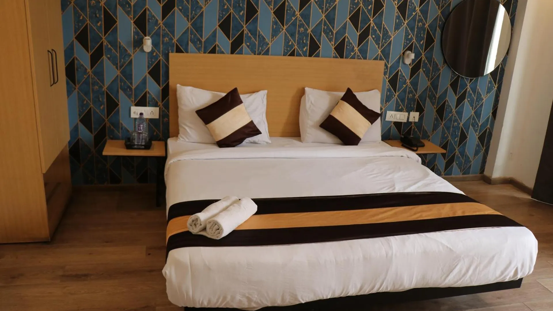 Tipsyy Inn 003 Γκουργκάον 0*,