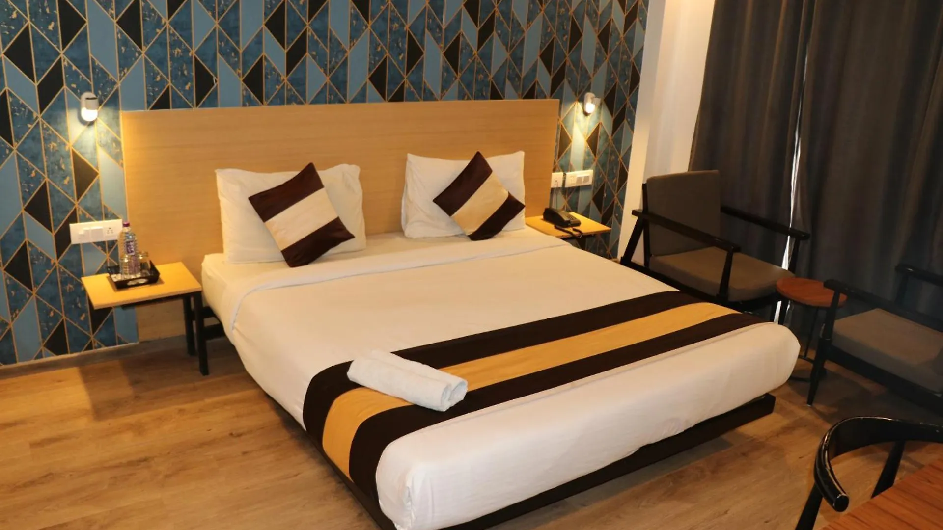 Tipsyy Inn 003 Γκουργκάον