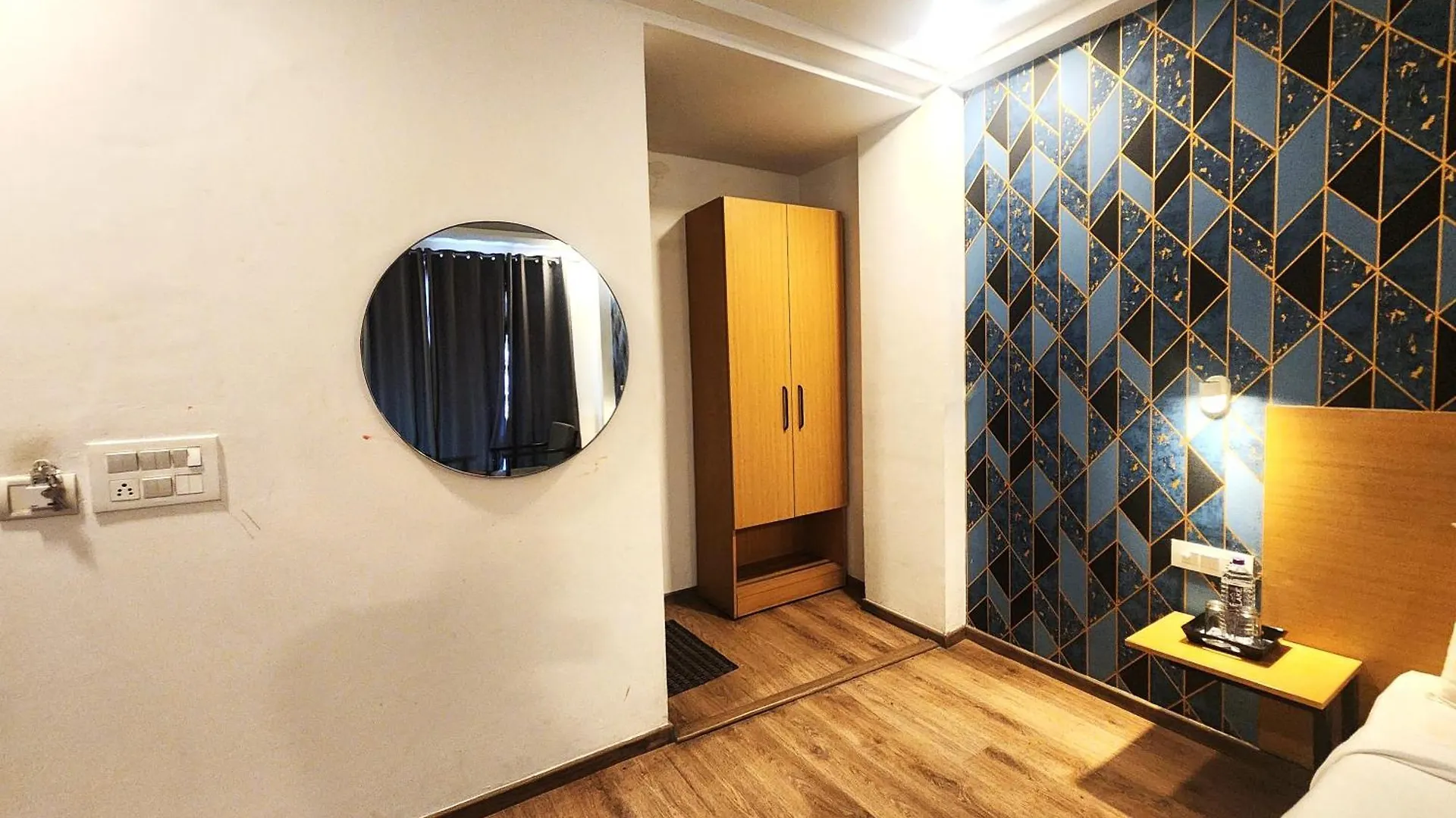 Tipsyy Inn 003 Γκουργκάον Πανσιόν