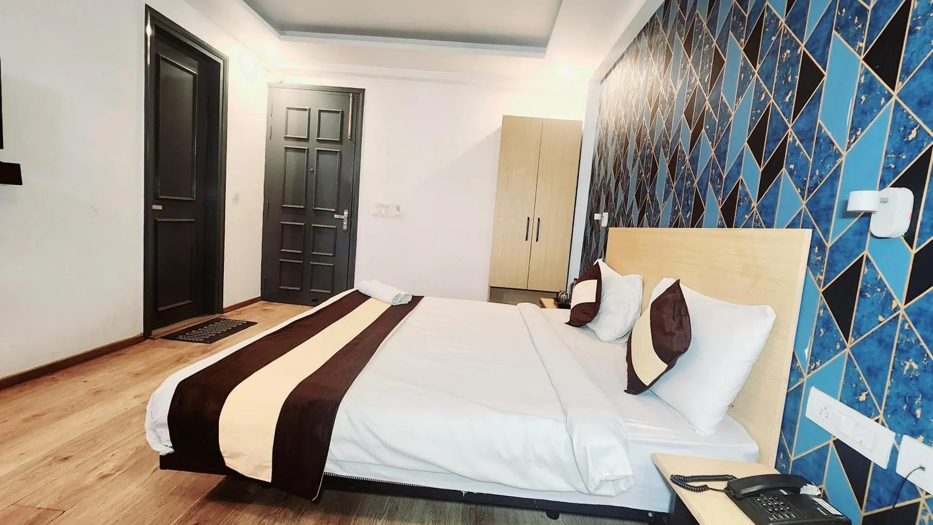Tipsyy Inn 003 Γκουργκάον Πανσιόν