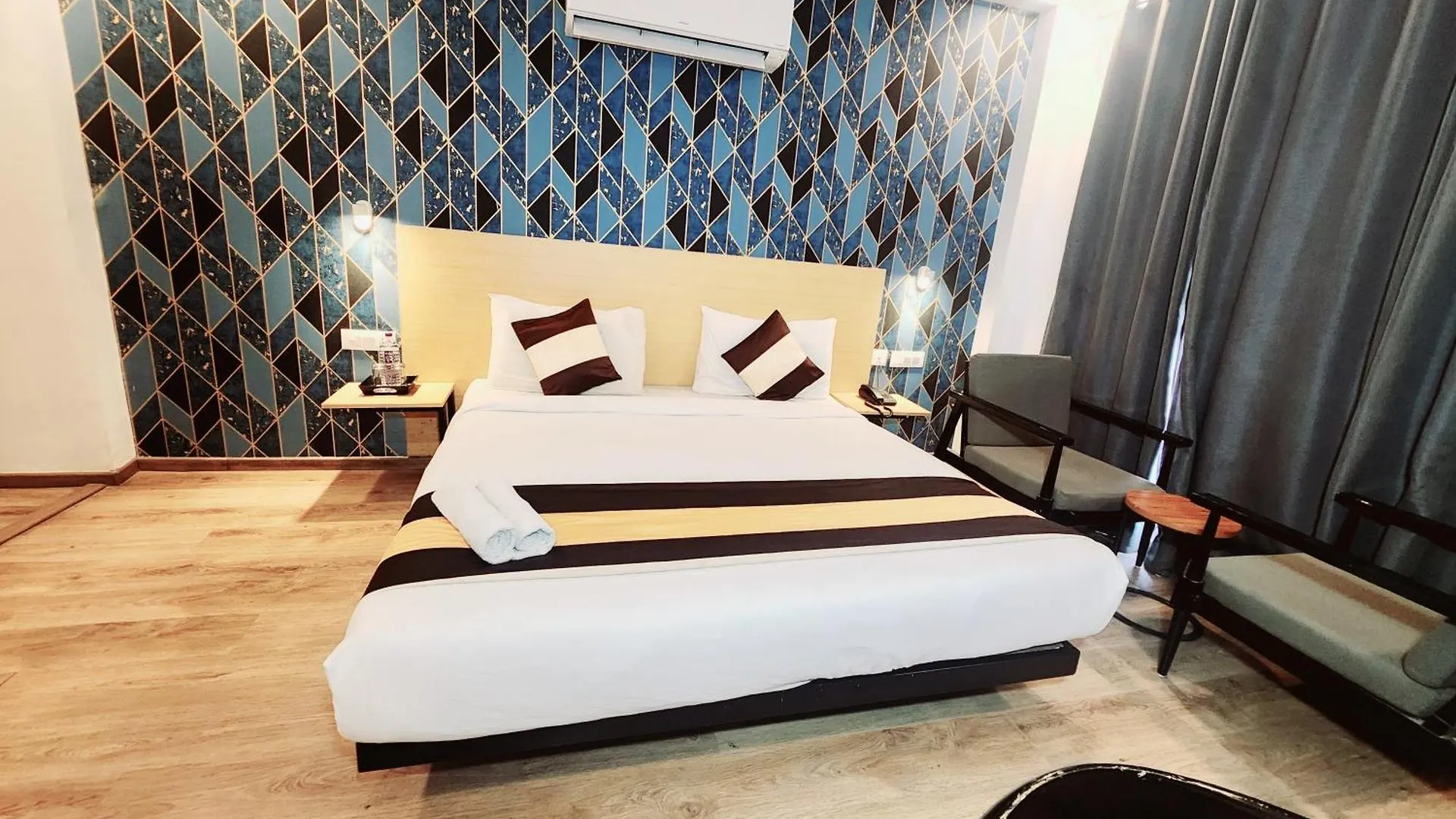 Tipsyy Inn 003 Γκουργκάον